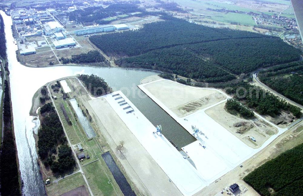 Aerial photograph Schwedt / Oder - Baustelle des neuen Binnenhafens in Schwedt / Oder. 11.03.02