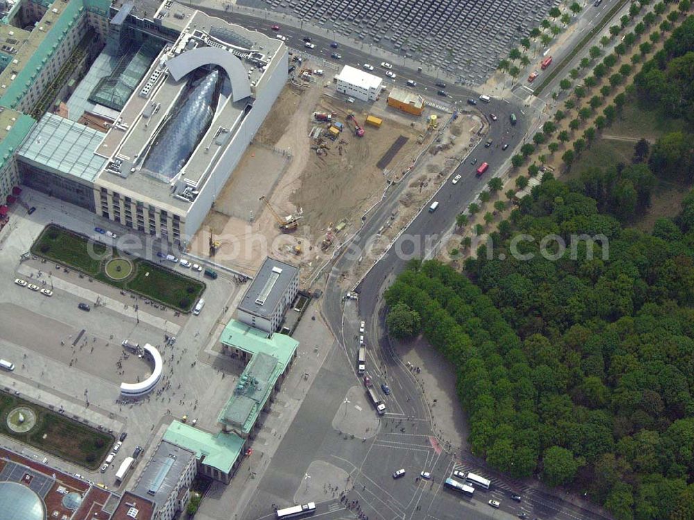 Berlin from the bird's eye view: Baustelle der neuen US-Botschaft am Brandenburger Tor in Berlin