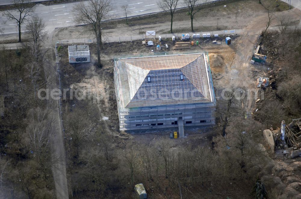 Hoppegarten from above - Blick auf das noch im Bau befindliche Restaurant ChinaPalast an der Frankfurter Chaussee (B1) in Hoppegarten. Ausführende Baufirma ist die MIB. Kontakt: