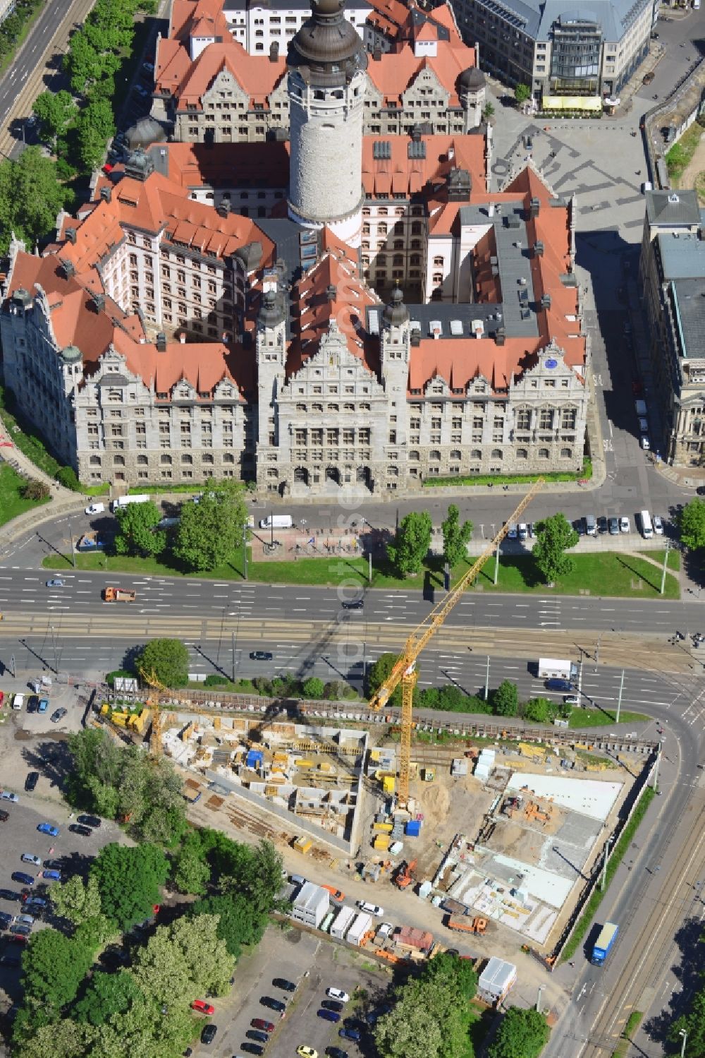 Leipzig from the bird's eye view: Construction site of the new church in the city center of Leipzig in the state of Saxony. View of the new town hall opposite which the new catholic church is being developed as part of a redevelopment of the area Roßplatz and Wilhelm Leuschner Platz at the inner city ring