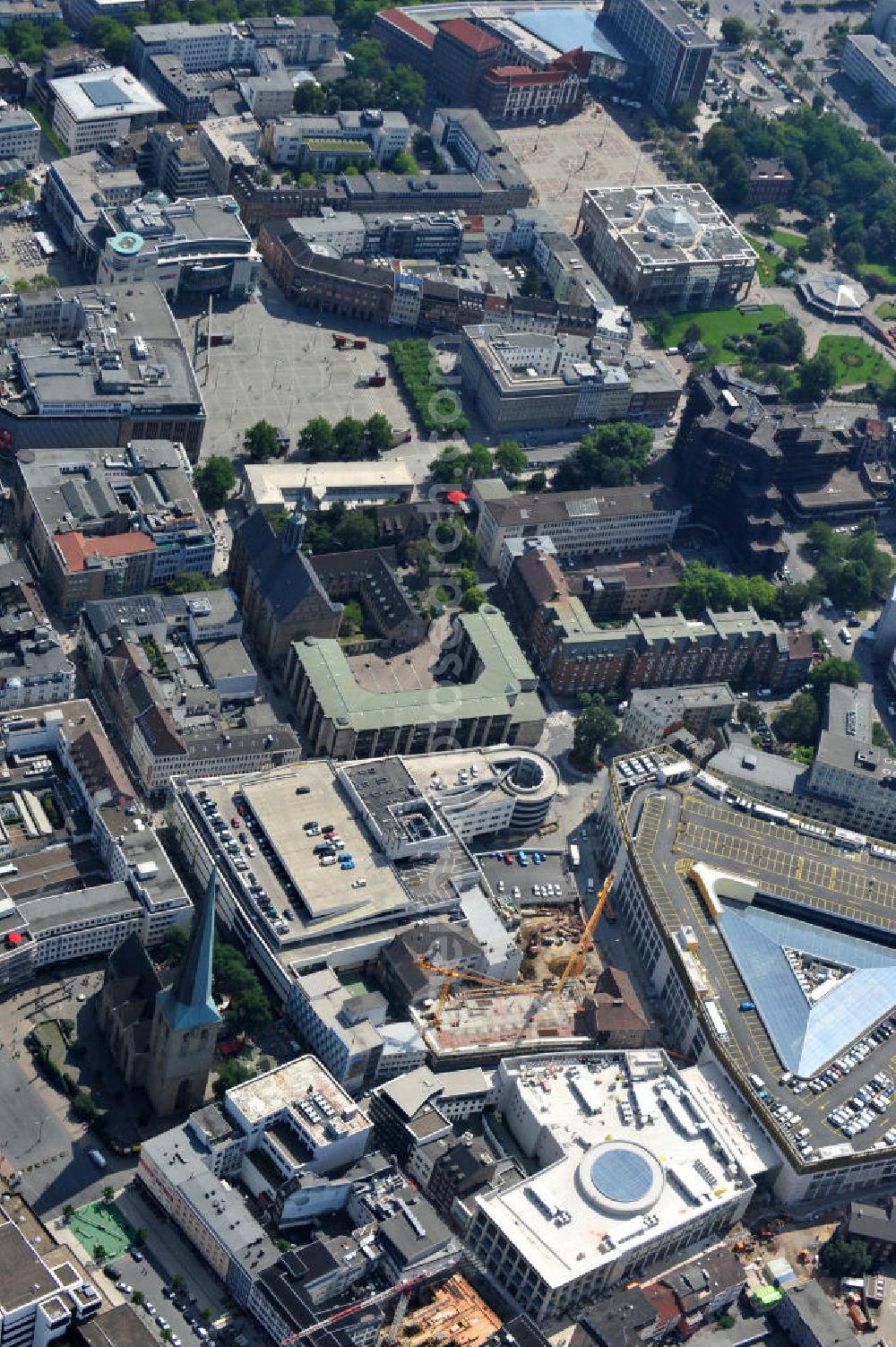 Dortmund from above - Baustelle des neuen Thier- Areal Dortmund, einem modernen Einkaufszentrum der ECE Projektmanagement GmbH an der Silberstraße , Westenhellweg im Zentrum der Altsdtadt. Site of the new shopping center Thier-Areal Dortmund.