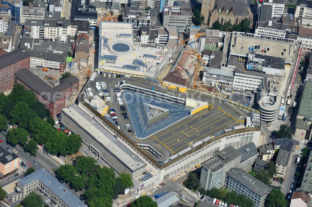 Dortmund from the bird's eye view: Baustelle des neuen Thier- Areal Dortmund, einem modernen Einkaufszentrum der ECE Projektmanagement GmbH an der Silberstraße , Westenhellweg im Zentrum der Altsdtadt. Site of the new shopping center Thier-Areal Dortmund.