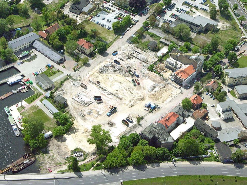 Potsdam / BRB from the bird's eye view: Baustelle eines neuen Wohn -und Geschäftshauses auf dem Gelände an der Humboldtbrücke in Potsdam