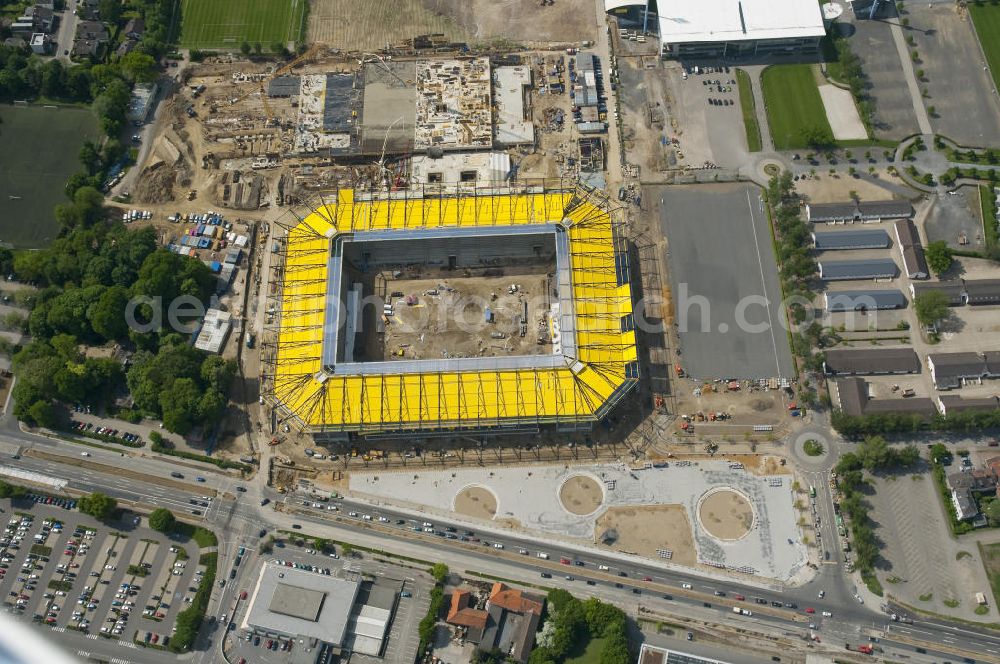 Aerial photograph Aachen - Baustelle des Stadion des Fußballklubs Alemannia Aachen, dem Neuen Tivoli. Die Baustelle der WALTER HELLMICH GmbH bietet Platz für bis zu 33.000 Zuschauern und liegt im Sportpark Soers. Construction site of the stadium of the football club Alemannia Aachen, the new Tivoli.