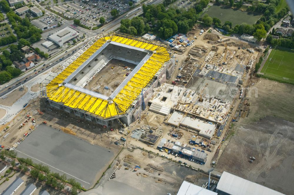 Aachen from above - Baustelle des Stadion des Fußballklubs Alemannia Aachen, dem Neuen Tivoli. Die Baustelle der WALTER HELLMICH GmbH bietet Platz für bis zu 33.000 Zuschauern und liegt im Sportpark Soers. Construction site of the stadium of the football club Alemannia Aachen, the new Tivoli.