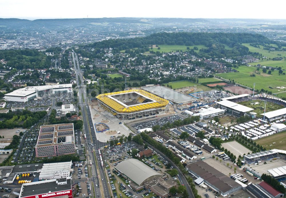 Aerial photograph Aachen - Baustelle des Stadion des Fußballklubs Alemannia Aachen, dem Neuen Tivoli. Die Baustelle der WALTER HELLMICH GmbH bietet Platz für bis zu 33.000 Zuschauern und liegt im Sportpark Soers. Construction site of the stadium of the football club Alemannia Aachen, the new Tivoli.