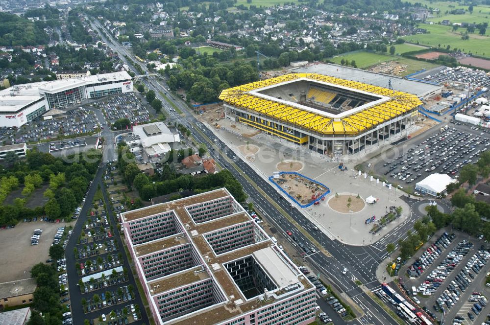 Aachen from the bird's eye view: Baustelle des Stadion des Fußballklubs Alemannia Aachen, dem Neuen Tivoli. Die Baustelle der WALTER HELLMICH GmbH bietet Platz für bis zu 33.000 Zuschauern und liegt im Sportpark Soers. Construction site of the stadium of the football club Alemannia Aachen, the new Tivoli.