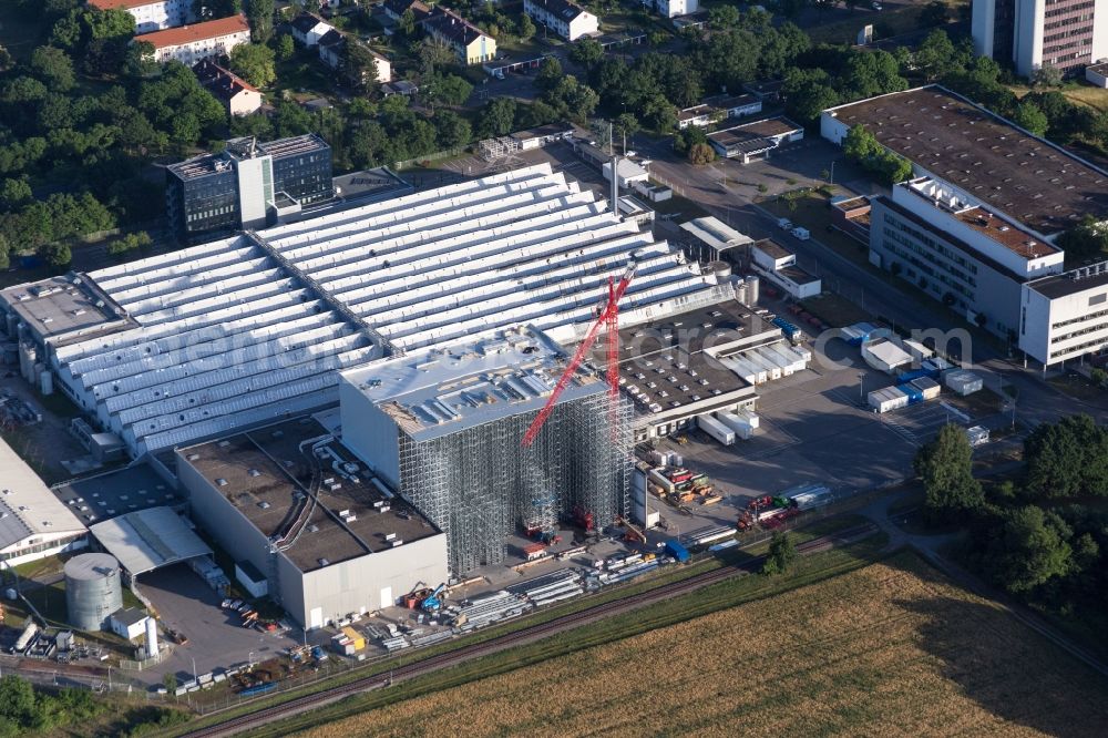 Aerial image Karlsruhe - Building construction of a new warehouse hall on the premises of the cosmentic and chemical manufacturers L'OREAL Produktion Deutschland GmbH & Co. KG in the district Nordweststadt in Karlsruhe in the state Baden-Wuerttemberg, Germany