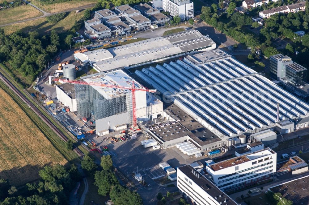 Karlsruhe from above - Building construction of a new warehouse hall on the premises of the cosmentic and chemical manufacturers L'OREAL Produktion Deutschland GmbH & Co. KG in the district Nordweststadt in Karlsruhe in the state Baden-Wuerttemberg, Germany