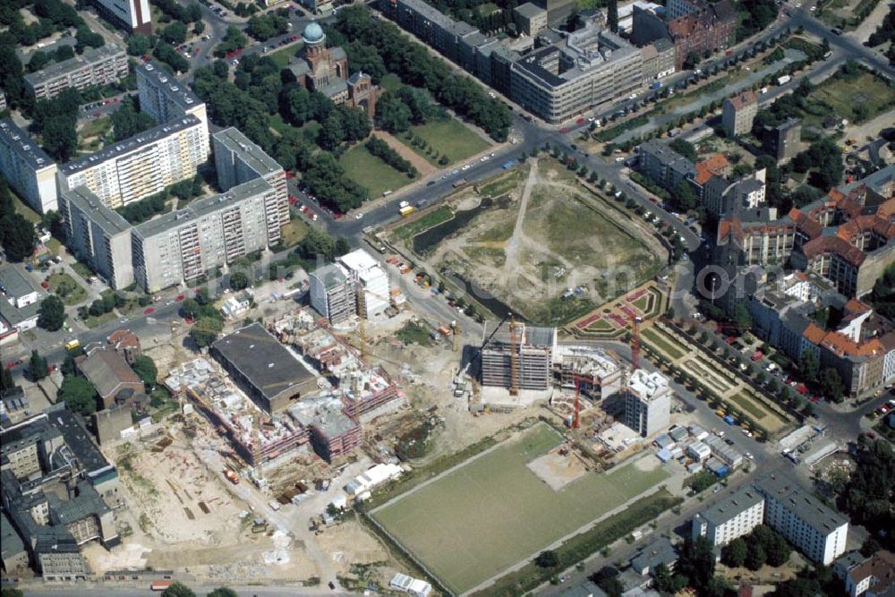 Berlin / Kreuzberg from the bird's eye view: Baustelle Nähe Engeldamm/Bethaniendamm in Berlin Kreuzberg 1995