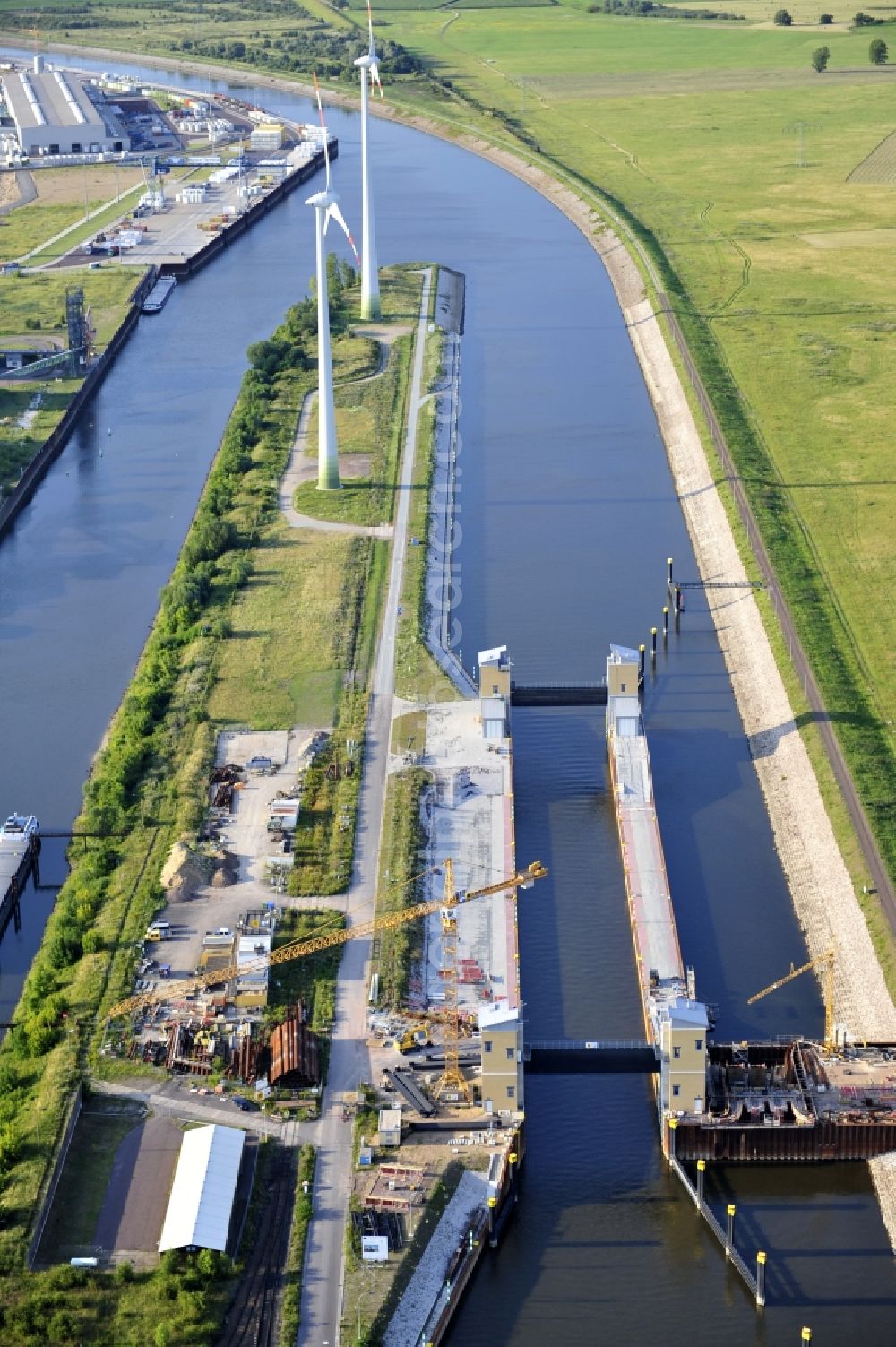 Aerial image Magdeburg - View of the construction site of the expansion lock Magdeburg