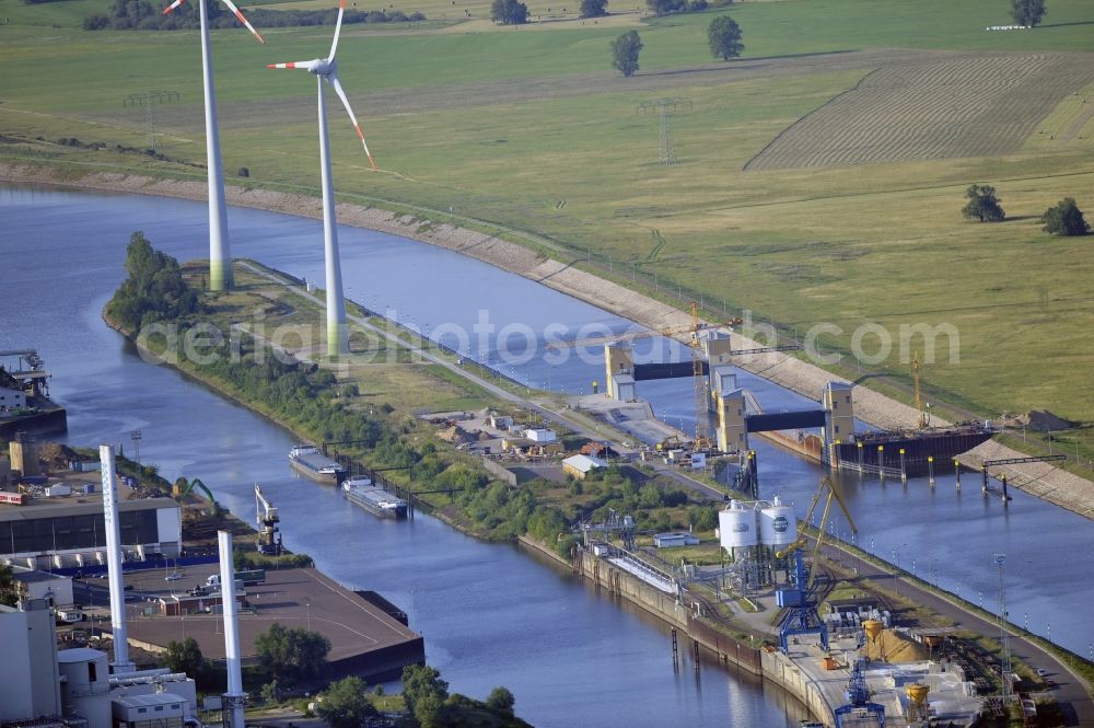 Magdeburg from the bird's eye view: View of the construction site of the expansion lock Magdeburg