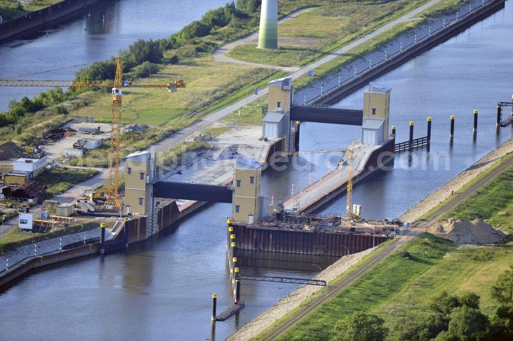 Magdeburg from the bird's eye view: View of the construction site of the expansion lock Magdeburg