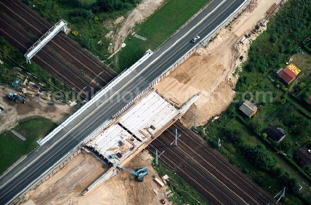 Mahlow (Brandenburg) from the bird's eye view: 14.09.2005 Mahlow (Brandenburg) Blick auf die Baustelle der Schälerbau Berlin GmbH an der Ortsumfahrung Mahlow am Gewerbegebiet.