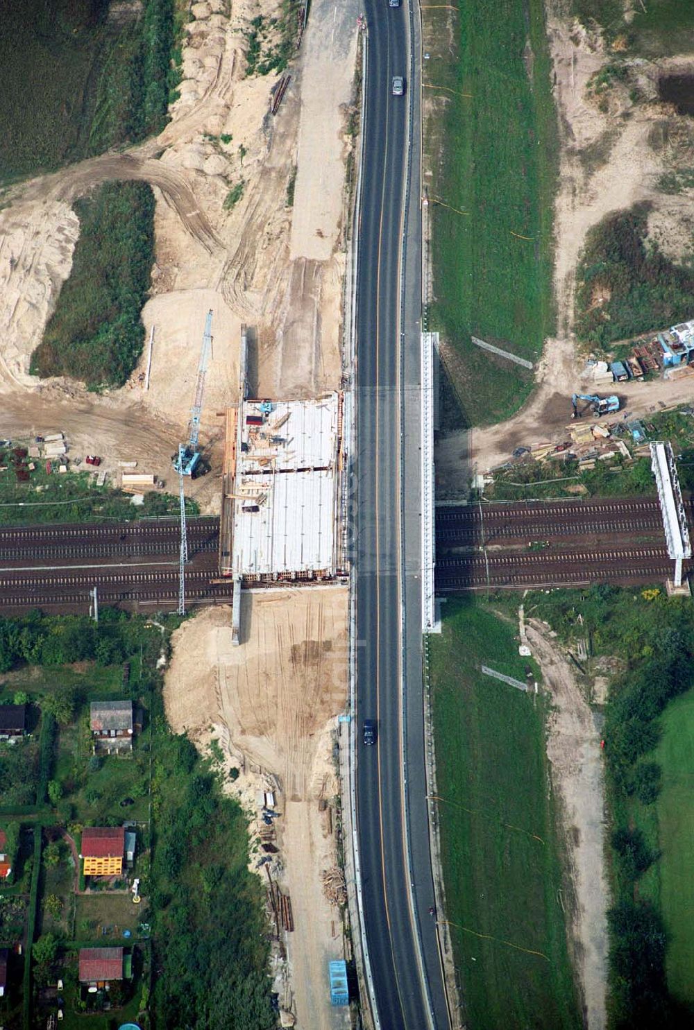 Mahlow (Brandenburg) from the bird's eye view: 14.09.2005 Mahlow (Brandenburg) Blick auf die Baustelle der Schälerbau Berlin GmbH an der Ortsumfahrung Mahlow am Gewerbegebiet.