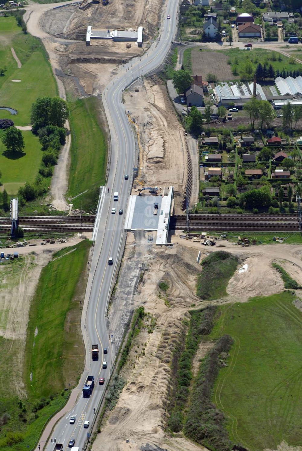 Mahlow from above - 11.05.2006 Mahlow (Brandenburg) Blick auf die Baustelle der Schälerbau Berlin GmbH an der Ortsumfahrung Mahlow am Gewerbegebiet.