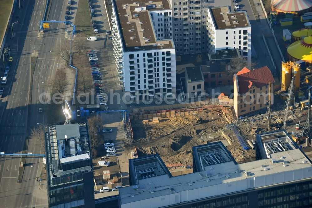 Aerial photograph Berlin - Construction site on the Postbahnhof in the Marianne von Rantzau-Strasse next to the Mercedes-Benz sales in Berlin-Germany