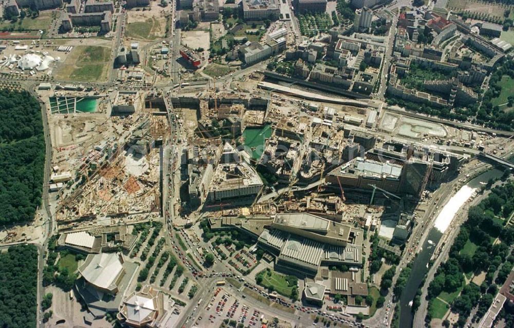 Berlin - Tiergarten from above - Baustelle Potsdamer Platz im Berliner Tiergarten.