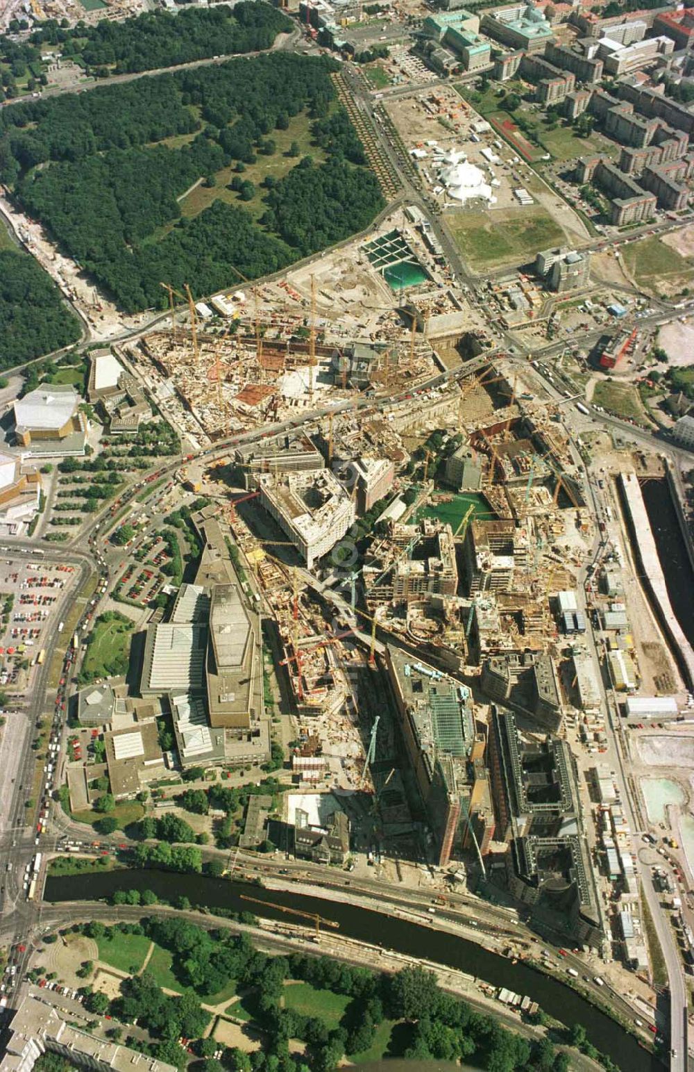 Aerial photograph Berlin - Tiergarten - Baustelle Potsdamer Platz am Berliner Tiergarten.