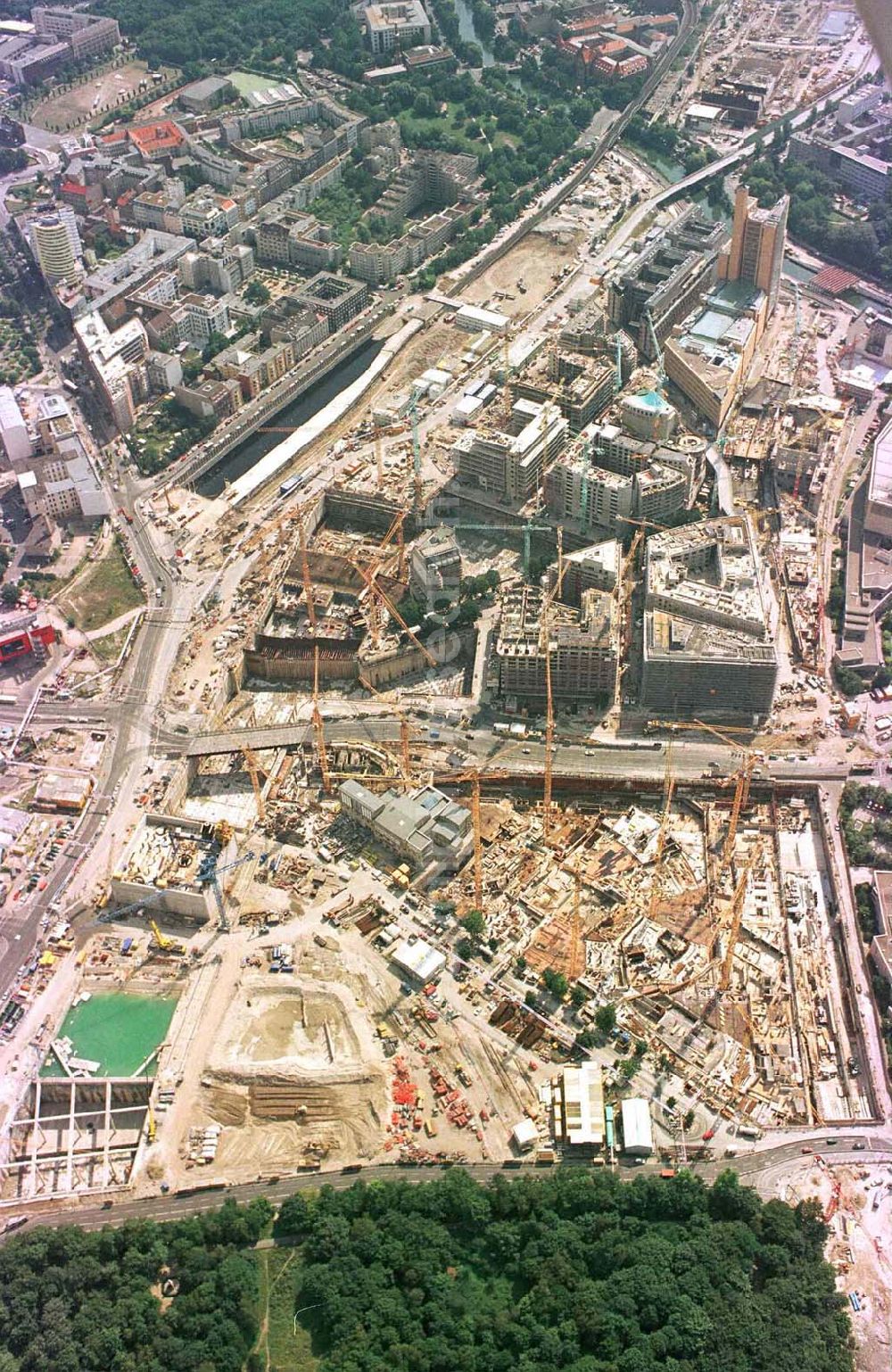 Aerial photograph Berlin - Tiergarten - Baustelle Potsdamer Platz - Projekt der SONY Berlin GmbH