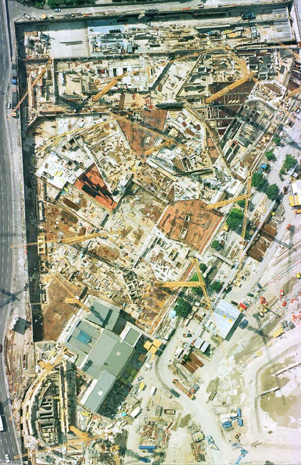 Aerial photograph Berlin - Tiergarten - Baustelle Potsdamer Platz - Projekt der SONY Berlin GmbH