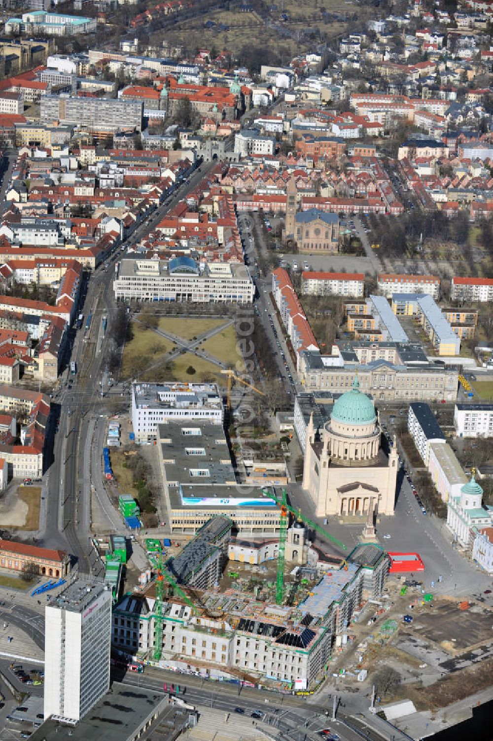 Potsdam from above - Construction site of the Potsdam Stadtschloss at the Old Market. In the background is the University of Applied Sciences Potsdam and St. Nikolai Church. Building contractors company: BAM Deutschland AG