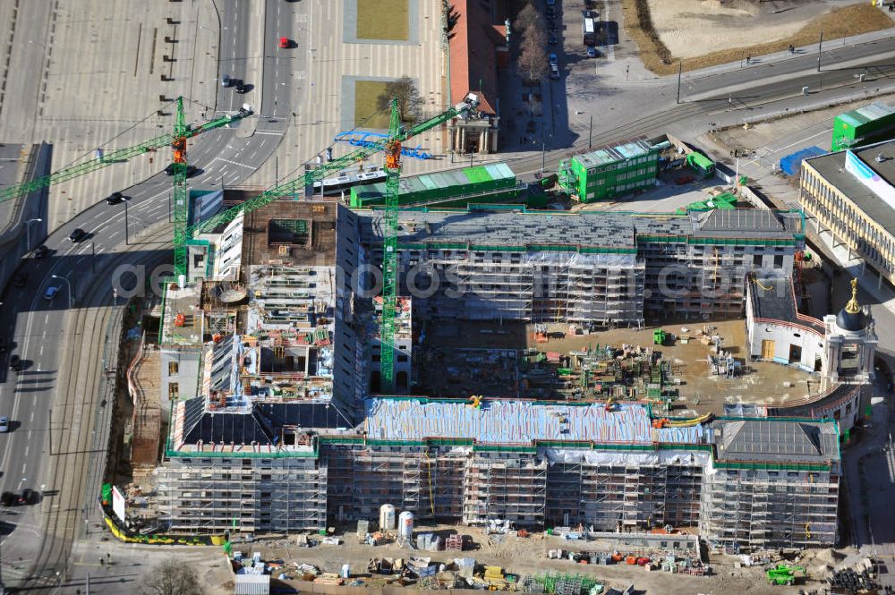 Potsdam from above - Construction site of the Potsdam Stadtschloss at the Old Market. In the background is the University of Applied Sciences Potsdam and St. Nikolai Church. Building contractors company: BAM Deutschland AG