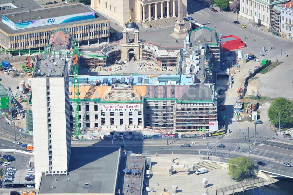 Aerial image Potsdam - Construction site of the Potsdam Stadtschloss at the Old Market. In the background is the University of Applied Sciences Potsdam and St. Nikolai Church. Building contractors company: BAM Deutschland AG