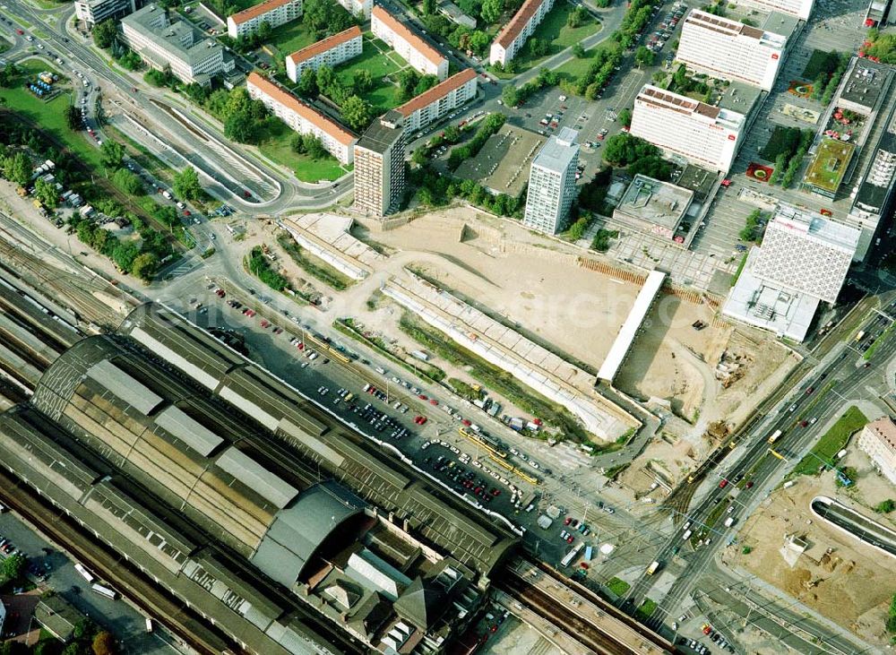 Dresden / Sachsen from above - Baustelle an der Prager Straße vor dem Dresdner Hauptbahnhof.