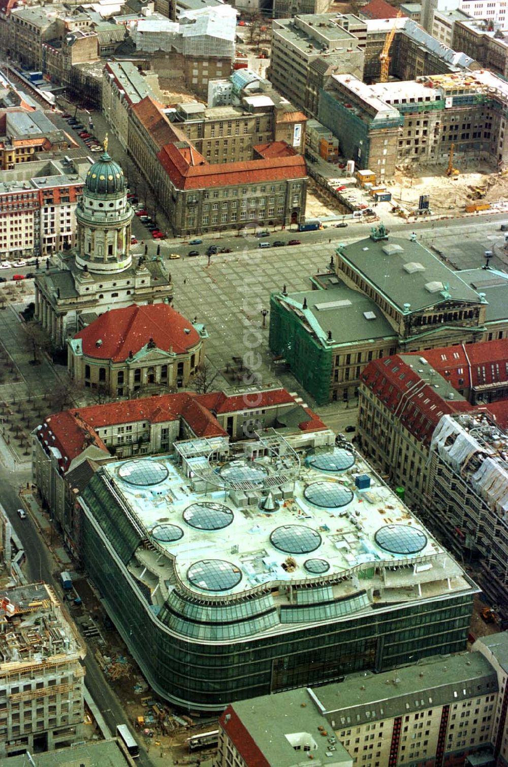 Aerial image Berlin - 26.03.1995 Baustelle Quartier 207/ Friedrichstadtpassagen in Berlin-Mitte