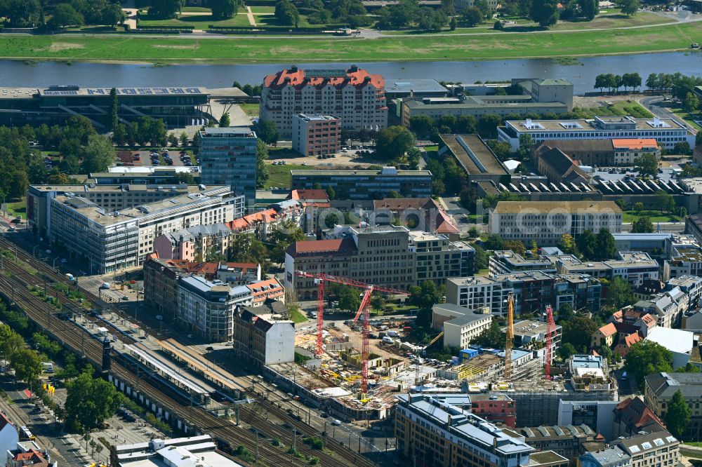 Dresden from the bird's eye view: Construction site with development and earthfill work for the new construction of a residential and business district between Koenneritzstrasse, Jahnstrasse, Schuetzengasse and Laurinstrasse in Dresden in the state Saxony, Germany