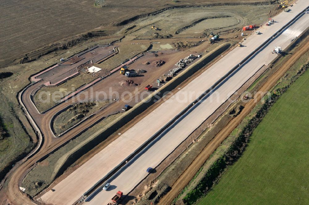 Aerial image Wenigenlupnitz - Blick auf die Baustelle der südlichen (h) PWC-Anlage / Parkplatz mit WC / Rastplatz der A4 bei Wenigenlupnitz. Der Neubau ist Teil des Projekt Nordverlegung / Umfahrung Hörselberge der Autobahn E40 / A4 in Thüringen bei Eisenach. Durchgeführt werden die im Zuge dieses Projektes notwendigen Arbeiten unter an derem von den Mitarbeitern der Niederlassung Weimar der EUROVIA Verkehrsbau Union sowie der Niederlassungen Abbruch und Erdbau, Betonstraßenbau, Ingenieurbau und TECO Schallschutz der EUROVIA Beton sowie der DEGES.