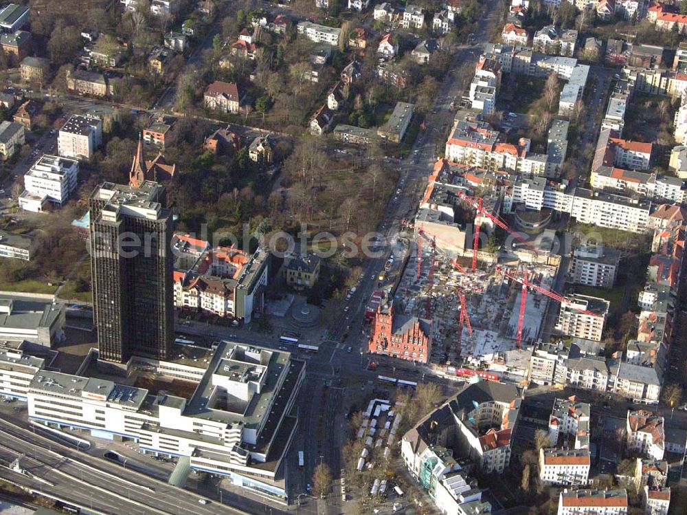 Aerial photograph Berlin - Steglitz - 09.01.2005 Berlin/Baustelle des neuen Einkaufscenters Schloßgalerie der HFS Immobilienfonds an der Schloß-, Ecke Grunewaldstraße am Rathaus Steglitz.