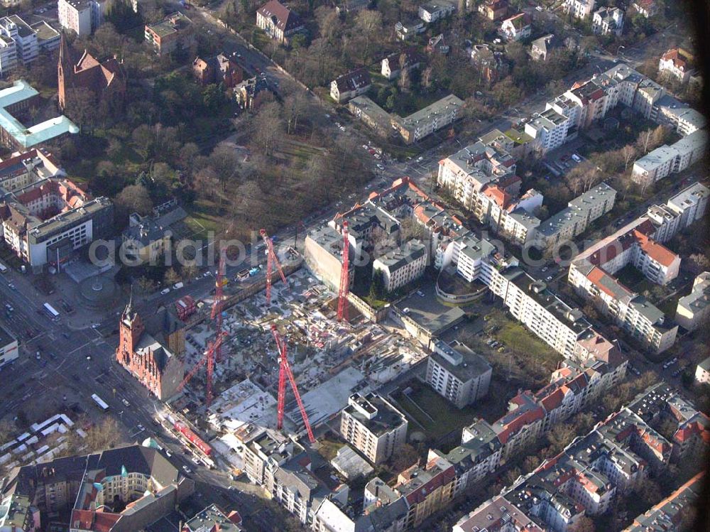 Aerial image Berlin - Steglitz - 09.01.2005 Berlin/Baustelle des neuen Einkaufscenters Schloßgalerie der HFS Immobilienfonds an der Schloß-, Ecke Grunewaldstraße am Rathaus Steglitz.