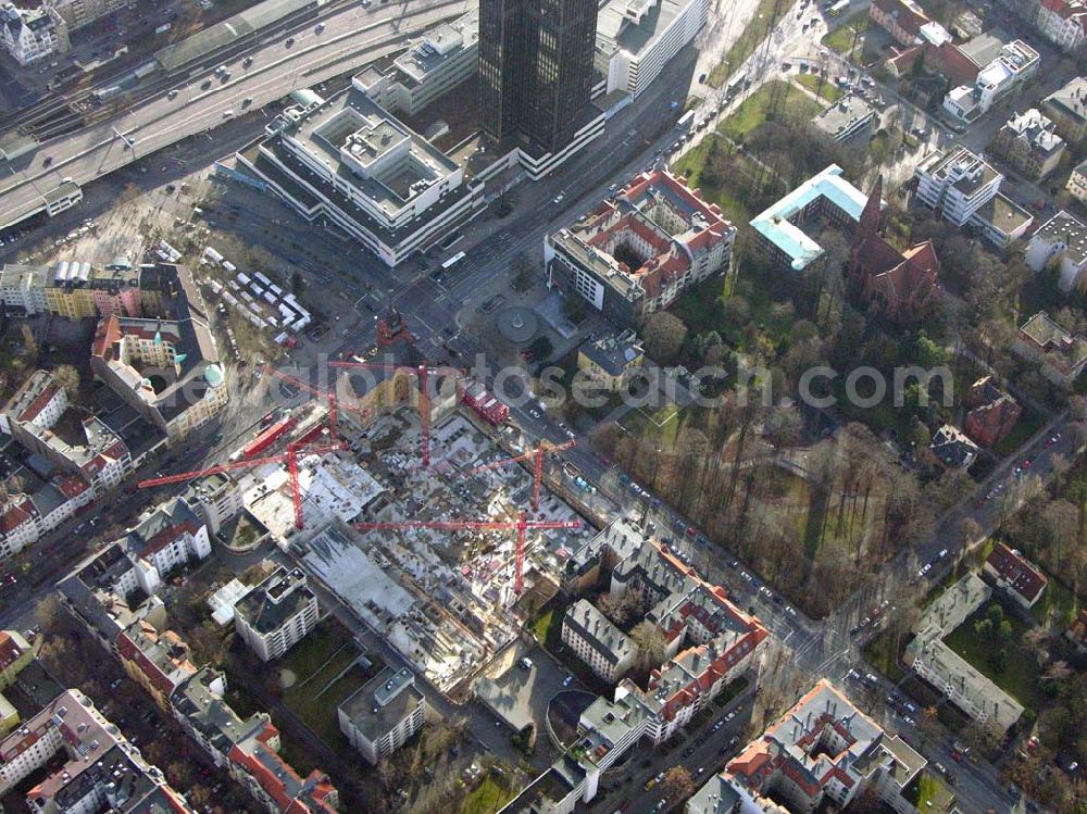 Berlin - Steglitz from the bird's eye view: 09.01.2005 Berlin/Baustelle des neuen Einkaufscenters Schloßgalerie der HFS Immobilienfonds an der Schloß-, Ecke Grunewaldstraße am Rathaus Steglitz.