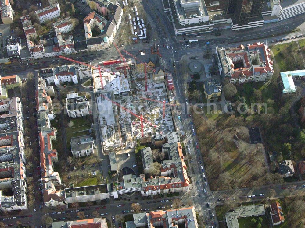 Aerial photograph Berlin - Steglitz - 09.01.2005 Berlin/Baustelle des neuen Einkaufscenters Schloßgalerie der HFS Immobilienfonds an der Schloß-, Ecke Grunewaldstraße am Rathaus Steglitz.