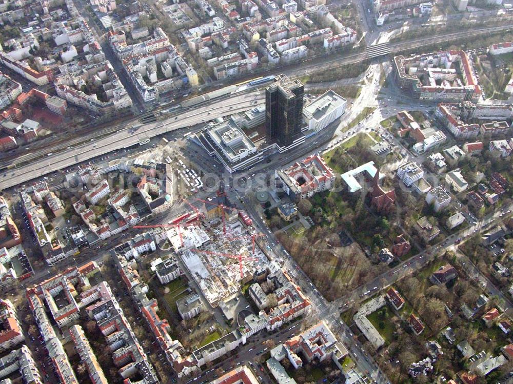 Aerial photograph Berlin - Steglitz - 09.01.2005 Berlin/Baustelle des neuen Einkaufscenters Schloßgalerie der HFS Immobilienfonds an der Schloß-, Ecke Grunewaldstraße am Rathaus Steglitz.