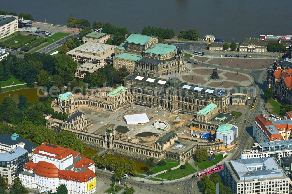 Aerial photograph Dresden - Construction site with reconstruction and renovation work at the palace of the castle Dresdner Zwinger at Theaterplatz - Sophienstrasse in the district Altstadt in Dresden in the state of Saxony, Germany