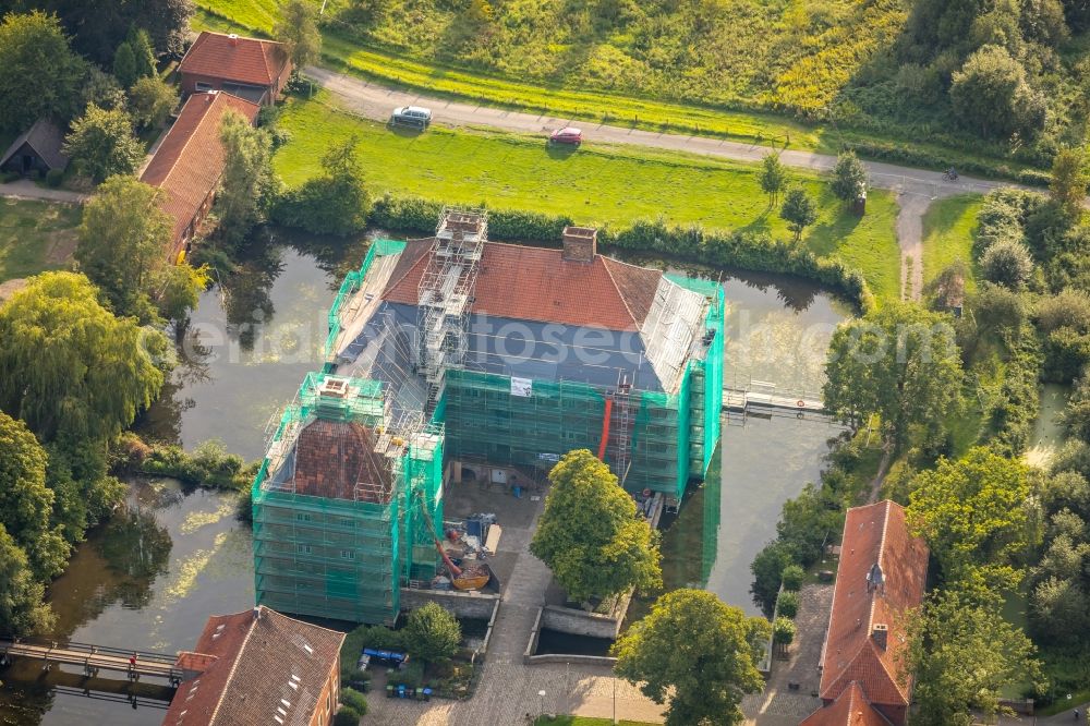 Hamm from the bird's eye view: Construction site with reconstruction works at the Palais des Schloss Oberwerries in Hamm in the state North Rhine-Westphalia, Germany