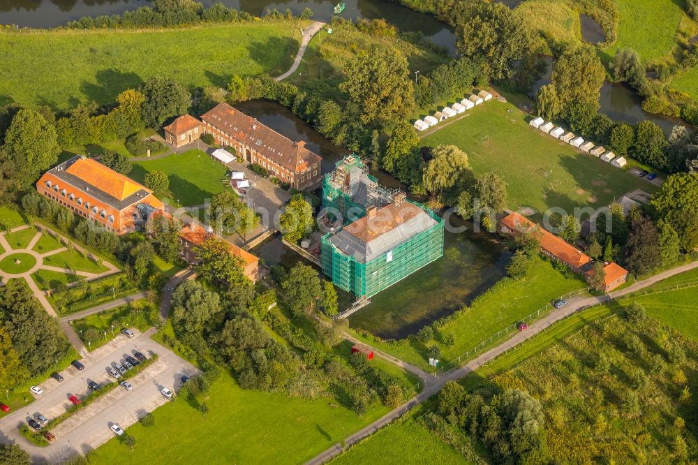 Aerial photograph Hamm - Construction site with reconstruction works at the Palais des Schloss Oberwerries in Hamm in the state North Rhine-Westphalia, Germany