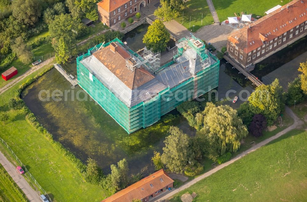 Hamm from the bird's eye view: Construction site with reconstruction works at the Palais des Schloss Oberwerries in Hamm in the state North Rhine-Westphalia, Germany