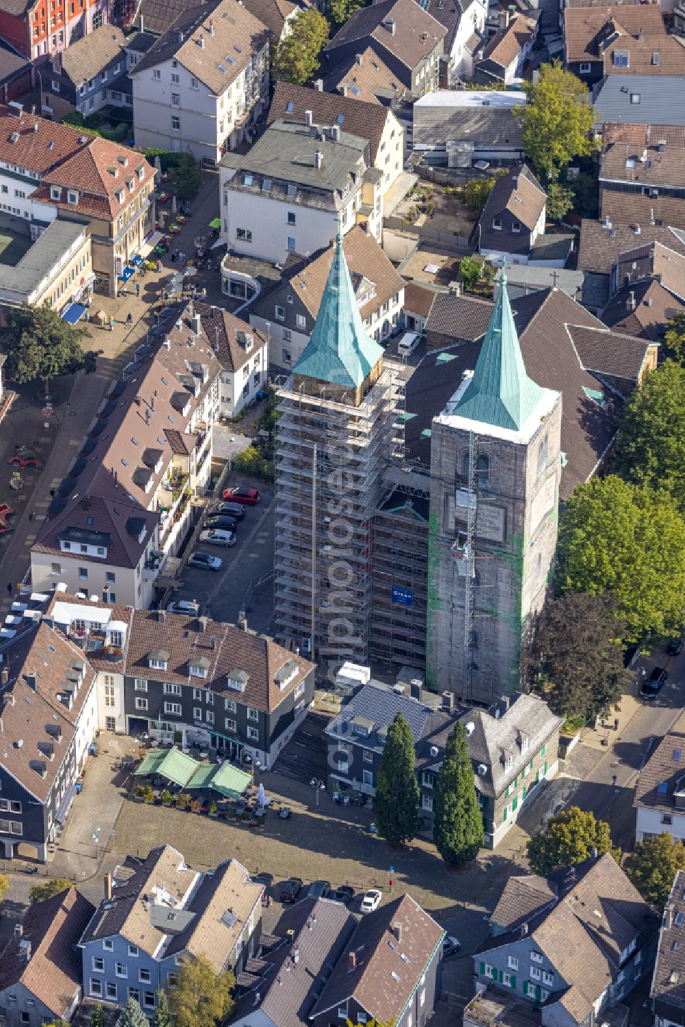 Aerial image Schwelm - Construction site for renovation and reconstruction work on the church building Christuskirche on place Kirchplatz in Schwelm in the state North Rhine-Westphalia, Germany