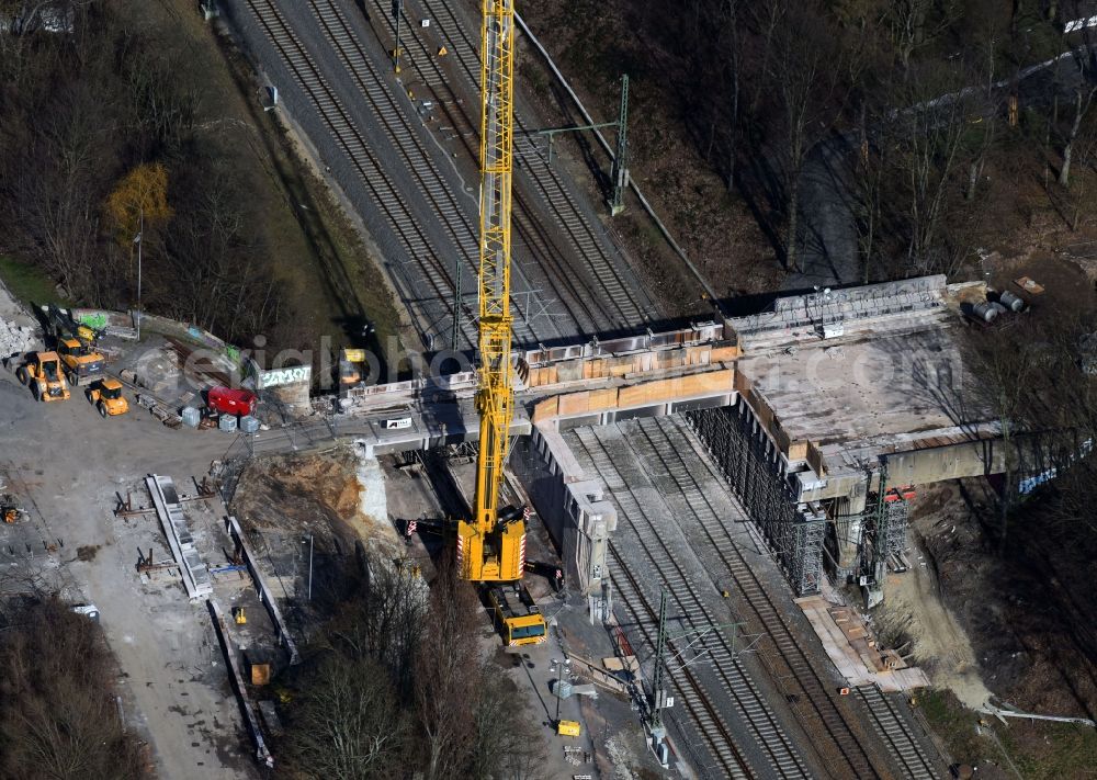 Aerial image Leipzig - Construction to renovation work on the road bridge structure Arlt Bauunternehmen GmbH on Str. of 18. Oktober in the district Zentrum-Suedost in Leipzig in the state Saxony