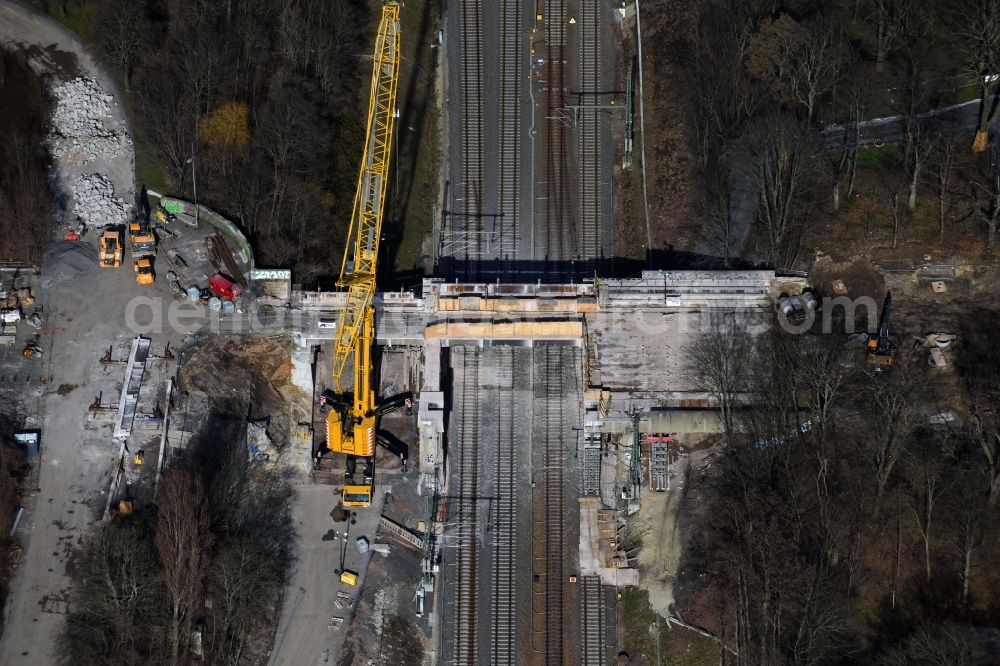 Leipzig from above - Construction to renovation work on the road bridge structure Arlt Bauunternehmen GmbH on Str. of 18. Oktober in the district Zentrum-Suedost in Leipzig in the state Saxony