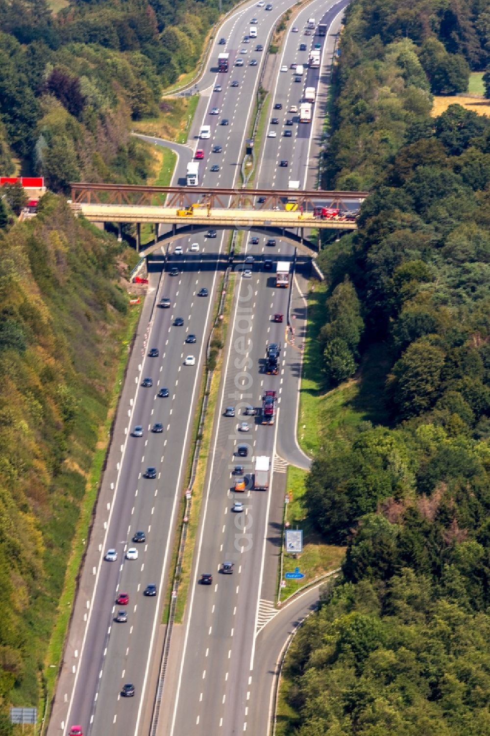 Gevelsberg from the bird's eye view: Construction to renovation work on the road bridge structure Eichholzstrasse in the district Heck in Gevelsberg in the state North Rhine-Westphalia, Germany