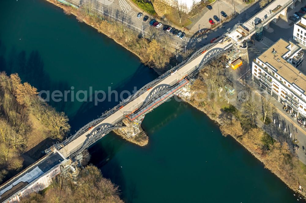 Aerial photograph Mülheim an der Ruhr - Construction to renovation work on the road bridge structure on Radschnellweg in Muelheim on the Ruhr in the state North Rhine-Westphalia, Germany