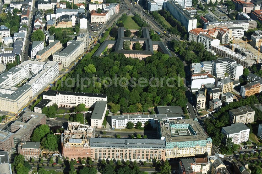 Leipzig from the bird's eye view: Construction to renovation work and for reconstruction of the Bugra exhibition house building complex of Gutenberggalerie and the Ramada on Gutenbergplatz in Graphic Quarter in Leipzig in Saxony