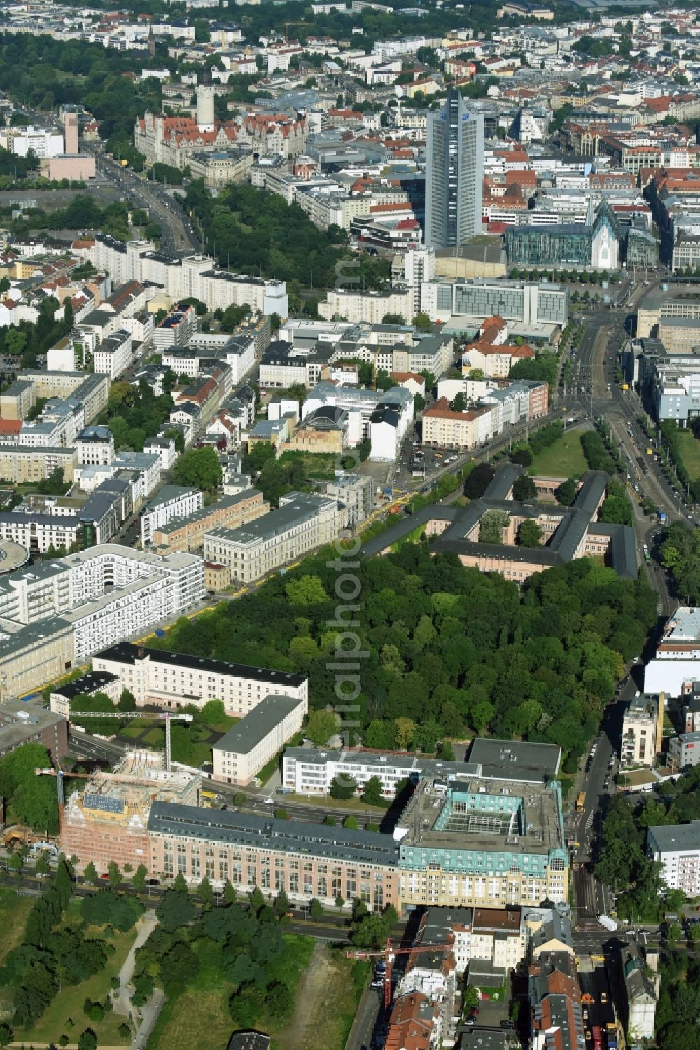 Leipzig from the bird's eye view: Construction to renovation work and for reconstruction of the Bugra exhibition house building complex of Gutenberggalerie and the Ramada on Gutenbergplatz in Graphic Quarter in Leipzig in Saxony