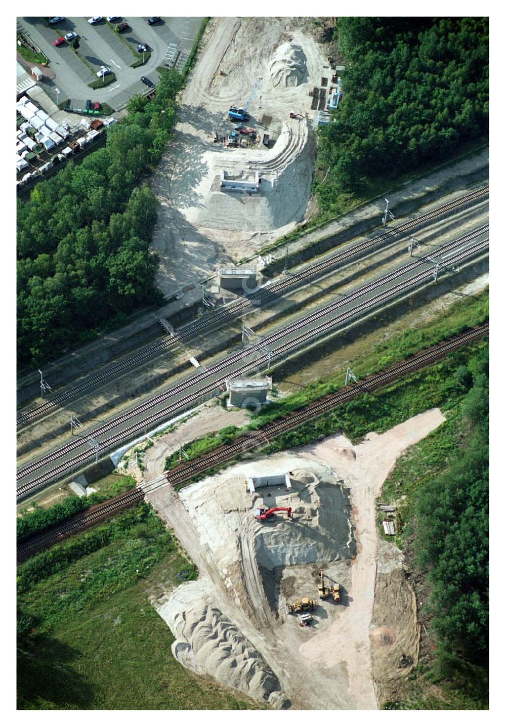 Aerial image Ludwigsfelde/ Genshagener Heide (Brandenburg) - Blick auf den im Bau befindlichen Schienenübergang am Kreuzungsbauwerk Berliner Außenring (BAR) und der Anhalter Bahn