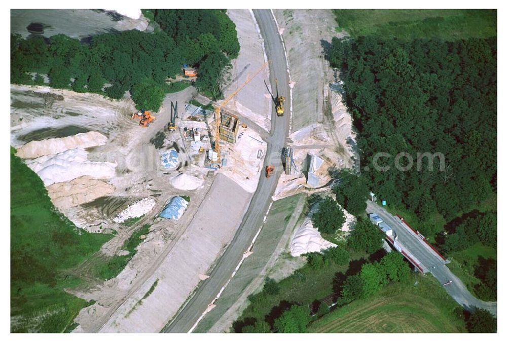 Ludwigsfelde/ Genshagener Heide (Brandenburg) from above - Blick auf den im Bau befindlichen Schienenübergang bei der Kramer-Kurve zwischen Anhalter Bahn und Berliner Außenring (BAR)